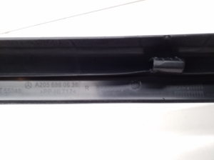 Mercedes Benz C-Class 205 (2014–2021) Sisemine läveliist A2056860636 - 2