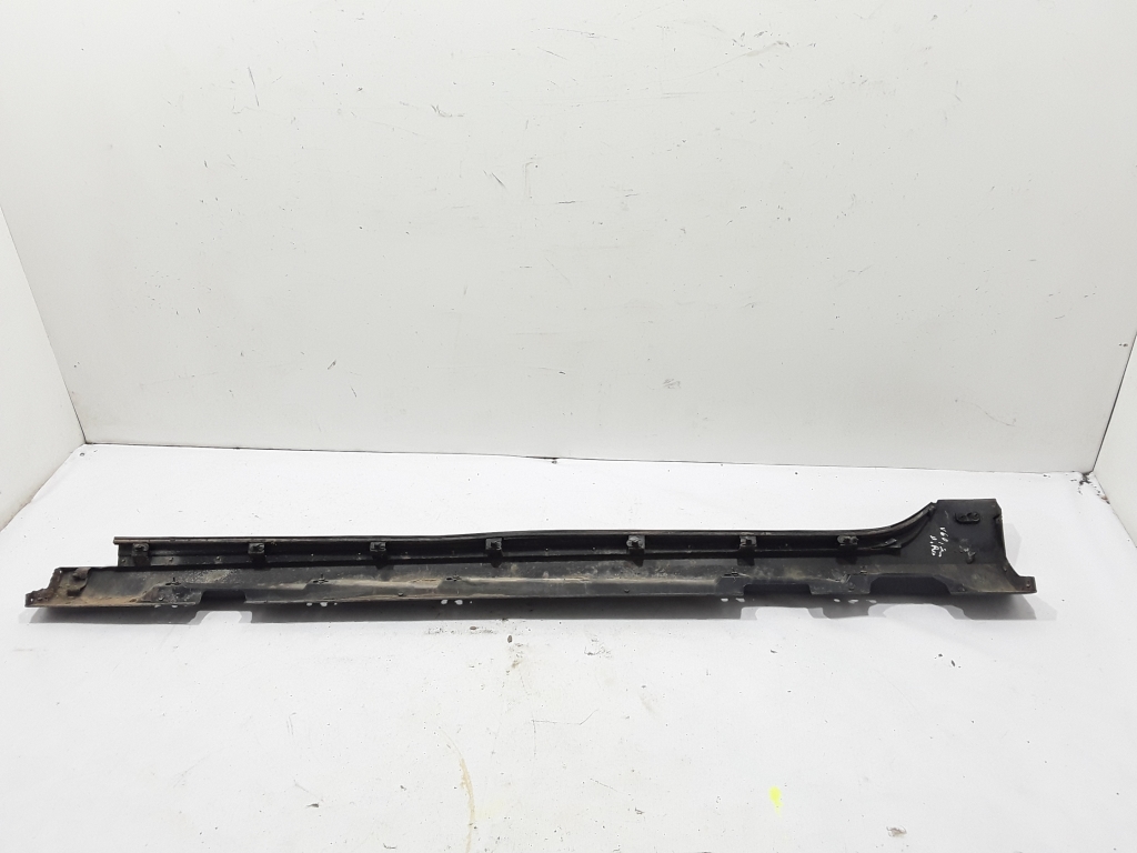 VOLVO V60 1 generation (2010-2020) Right Side Plastic Sideskirt Cover 39811942 22449997