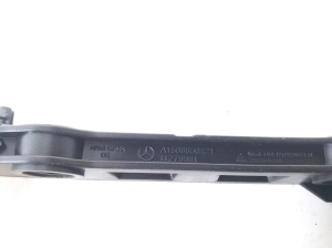 Mercedes Benz GLA-Class 156 (2013–2019) Tagakaitseraua kinnitus A1568850421 - 2