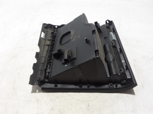 Volkswagen Tiguan (2007–2016) Kindalaegas 5M1857097 - 3