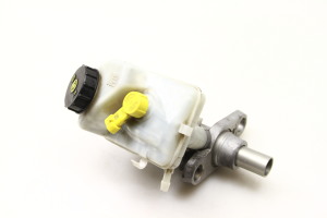  Master cylinder 