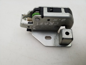 Mercedes Benz Sprinter 902 (2000–2006) Türschloss hinten A9067401235 - 3