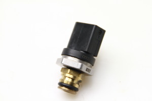  High pressure fuel line sensor 