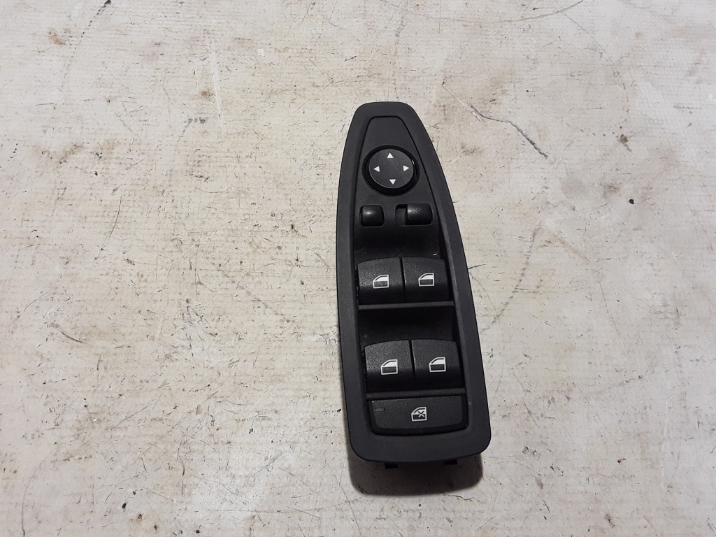 BMW 3 Series F30/F31 (2011-2020) Front Right Door Window Switch 9208111 22449818