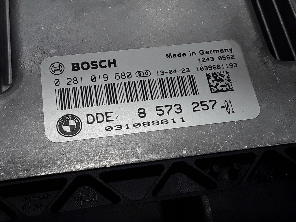 BMW 3 Series F30/F31 (2011-2020) Engine Control Unit ECU 8573257 22449797