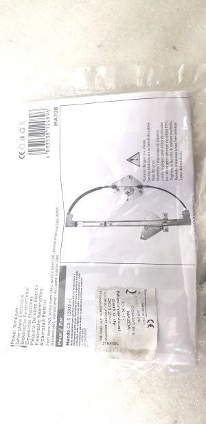Mazda CX-5 (2011–2017) Front door window regulator - 2