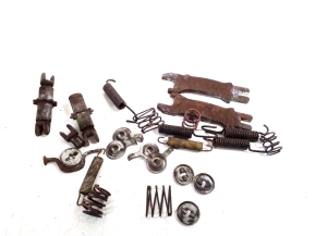 LEXUS RX (2003–2009) Parking brake shoe mechanism - 2
