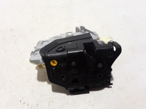 Volkswagen Tiguan (2007–2016) Rear side door lock 3C4839015 - 2