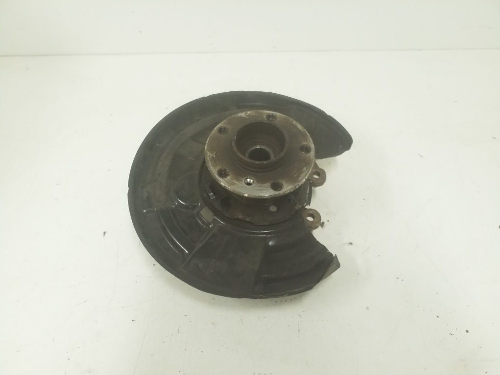 BMW 1 Series F20/F21 (2011-2020) Rear Left Wheel Hub 25070629