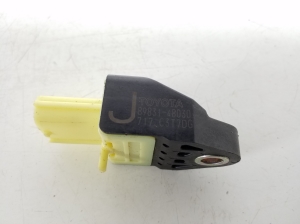 LEXUS RX GGL1 (2009–2015) Airbagsensor 89831-48030 - 3
