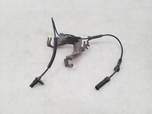 Front ABS sensor - 6791748