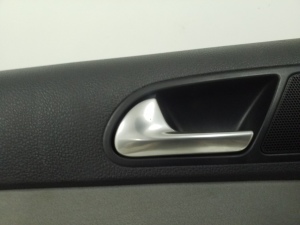 Volkswagen Tiguan (2007–2016) Tagumise küljeukse polster 5N0867211 - 3