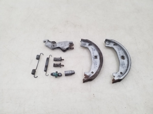 Parking brake shoes - 