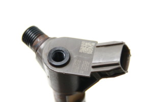  Fuel injector 