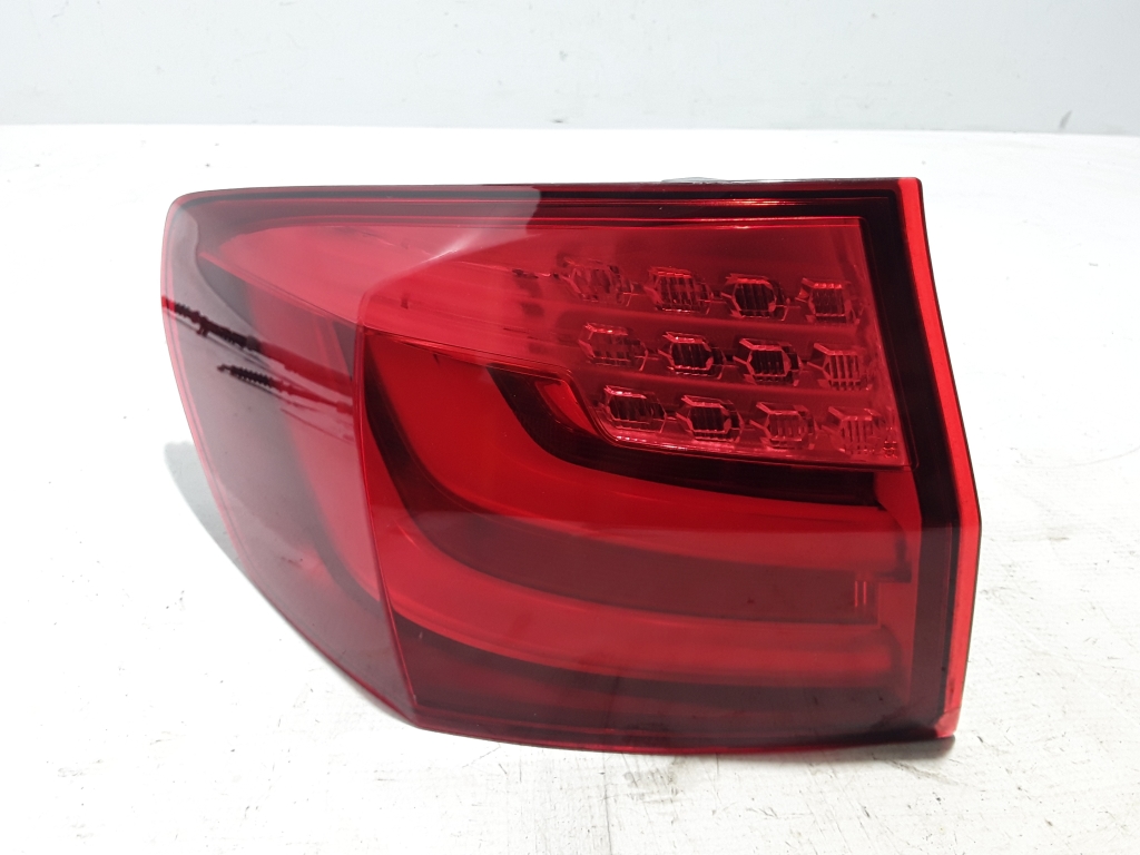 BMW 5 Series F10/F11 (2009-2017) Rear Left Taillight 7203233 22450071