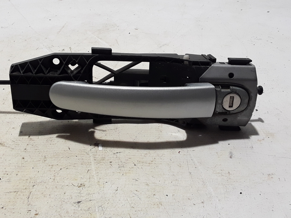 VOLKSWAGEN Tiguan 1 generation (2007-2017) Front Left Door Exterior Handle 22450060