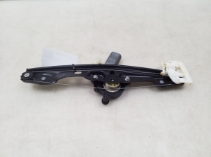 BMW 1 SERIES F20 (2010–2026) Aizmugurējo durvju logu pacēlājs 7242556 - 2