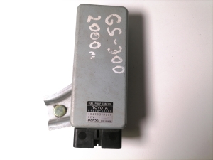 Steuergerät für Kraftstoffpumpe - 89570-30180