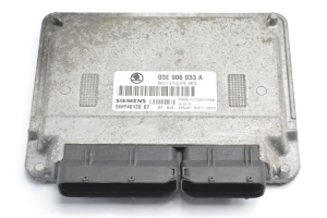Calculateur moteur - 03E906033A