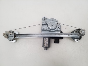 Opel Astra H (2004–2010) Aizmugurējo sānu durvju logu pacēlājs un tā detaļas 13100424 - 2