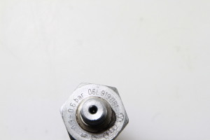 Volkswagen Golf VII (2012–2026) Ölsensor 06L919081 - 2