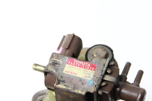 TOYOTA Avensis T25 (2003–2008) Ventil Abgasrückführung 2562027070 - 4