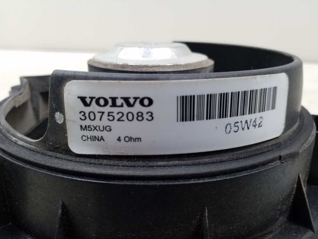 VOLVO V50 1 generation (2003-2012) Сабвуфер 30752083 25070811