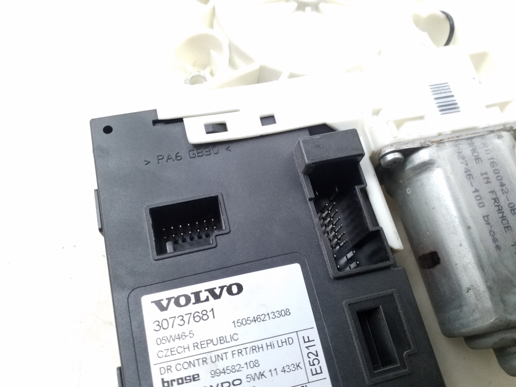 VOLVO V50 1 generation (2003-2012) Front Right Door Window Control Motor 30737681 25070806