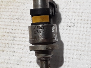  Fuel injector 