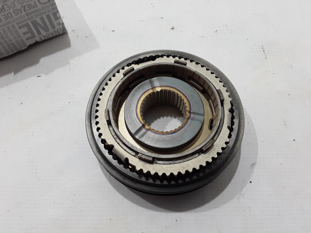 Used RENAULT Trafic Gearbox synchronizer 326049728R
