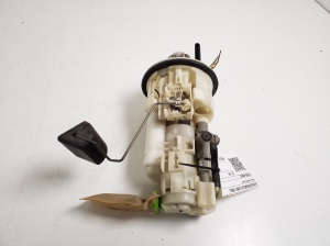 Kraftstoffpumpe im Tank - 77020-48040