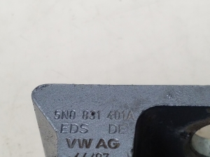 Volkswagen Tiguan (2007–2016) Rear side door lower hinge 5N0831401A - 3