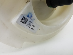 Mercedes Benz C-Class 204 (2007–2014) Kütusepump paagis A2044702494 - 2