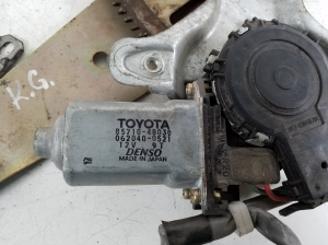 LEXUS RX MCU1 (1998–2003) Aizmugurējo sānu durvju logu pacēlājs un tā detaļas - 2