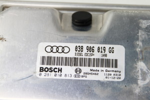 AUDI A4 B6 (2000–2005) Mootori juhtplokk 038906019GG - 3