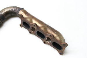  Exhaust manifold 