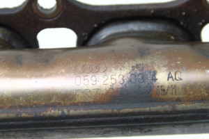  Exhaust manifold 