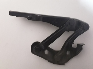 Hood hinge - 8X0823301A