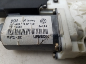 Volkswagen Bora (1998–2005) Esiukse aknatõstuki mootor 1J1959802D - 4