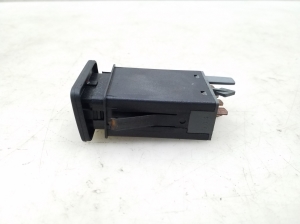 Volkswagen Bora (1998–2005) Hazard light switch 1J0953235C - 4