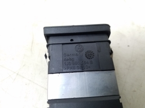Volkswagen Bora (1998–2005) Istmesoojenduse lüliti 1J0963564B - 2