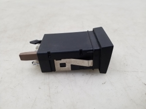 Volkswagen Bora (1998–2005) Istmesoojenduse lüliti 1J0963564B - 4