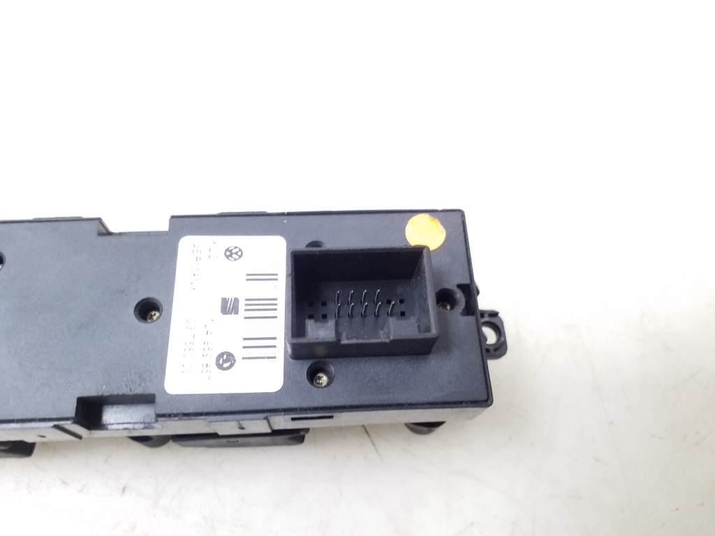 VOLKSWAGEN Bora 1 generation (1998-2005) Front Left Door Window Switch 1J4959857 25071477