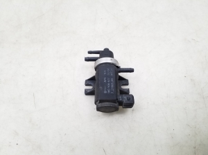 Volkswagen Bora (1998–2005) Solenoid 1H0906627 - 3