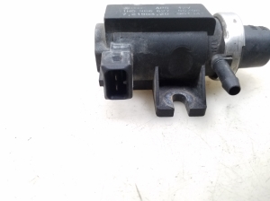 Volkswagen Bora (1998–2005) Solenoid 1H0906627 - 4