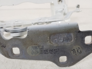  Engine cover hinge 