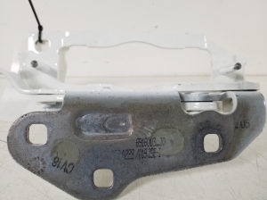  Engine cover hinge 