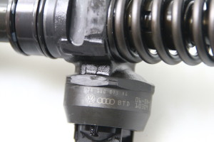  Fuel injector 