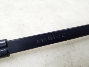 Mercedes Benz CLS-Class 219 (2004–2010) Esiklaasi puhasti hoob A2118200444 - 4