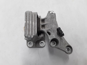 RENAULT Fluence (2009–2017) Engine mount 112100032R - 2